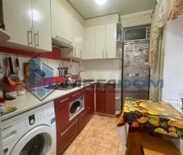 продам 2-х комнатную в центре